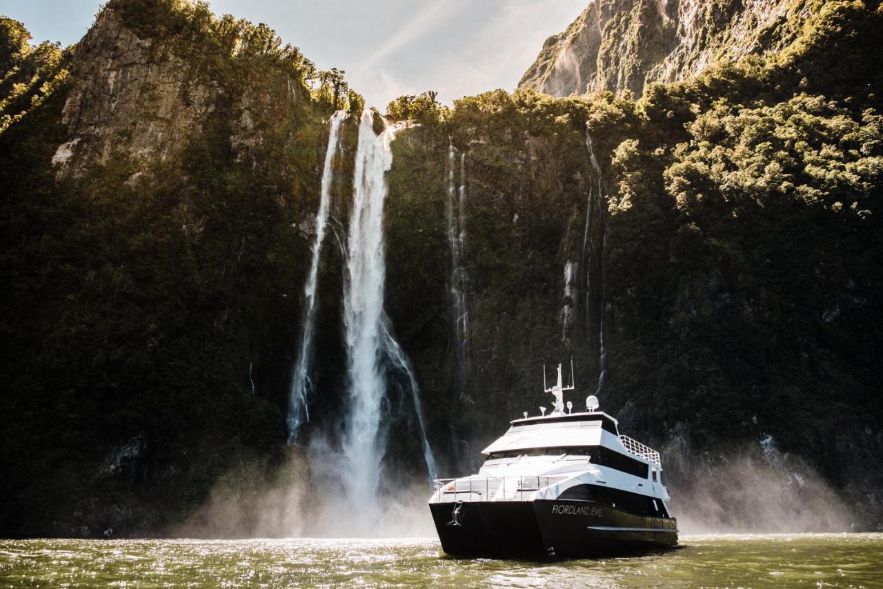 Milford Sound Overnight Cruise - Fiordland Discovery Exterior foto